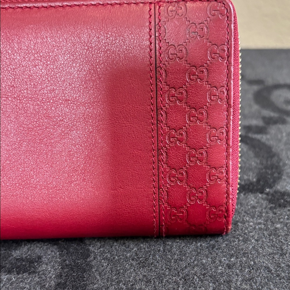 🌟 Gucci Microguccissima Red Leather Zip-Around Wallet 🌟 - Picture 3 of 17